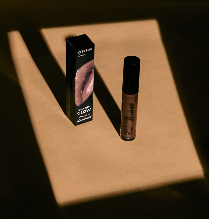 Lip Gloss by Alessia Morelli